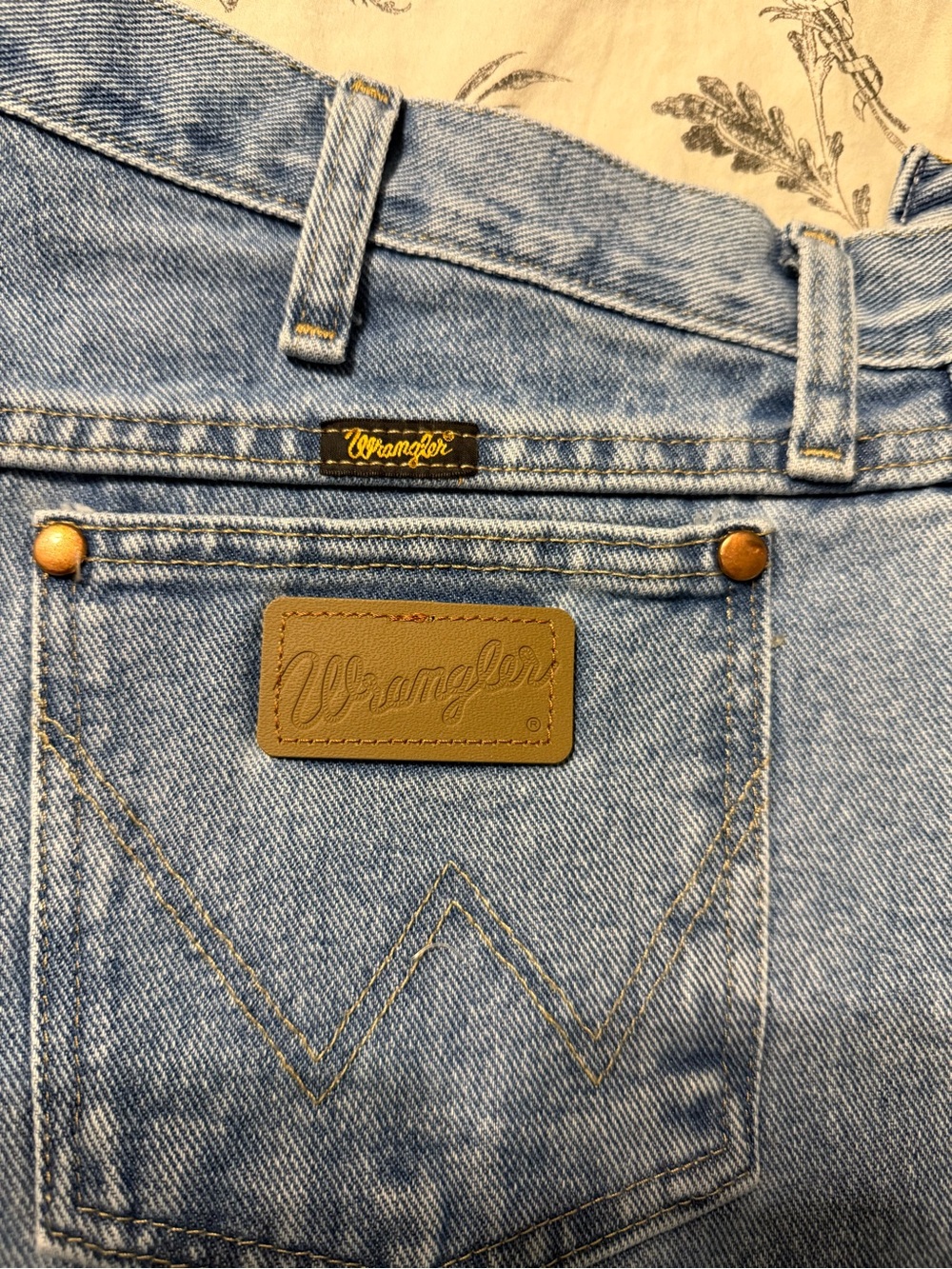 Wrangler Men's Light Blue Relaxed Denim Jeans 34x30